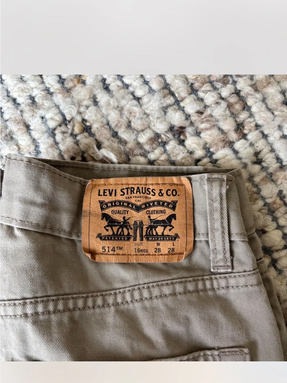 Levi's 514 Straight khaki pants